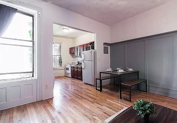 4th image of 703 Park Pl #3R