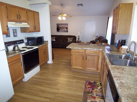 3rd image of 17961 N 88th Ave