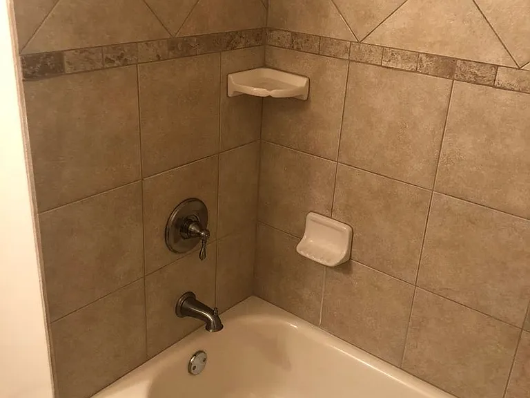 530 Godfrey Ln — Photo 4