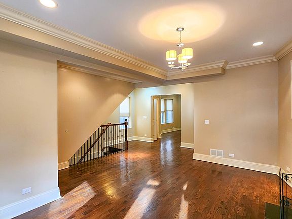 5th image of 924 W Gunnison St #1