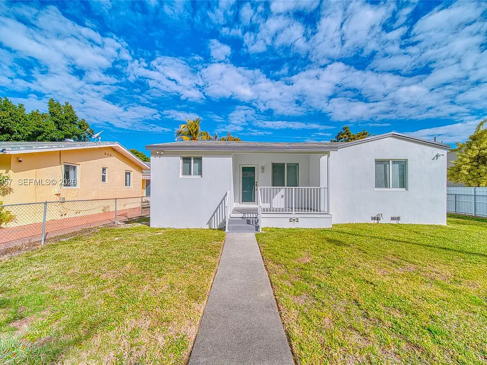 4345 SW 5th Ter