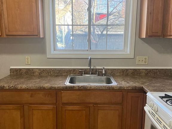 3rd image of 23 Bissell St #B