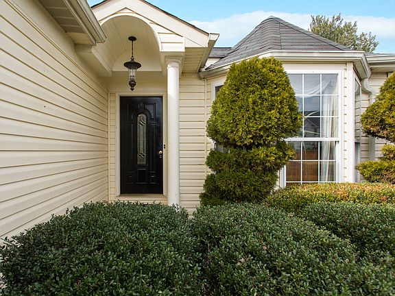 3rd image of 10836 Peachwood Dr