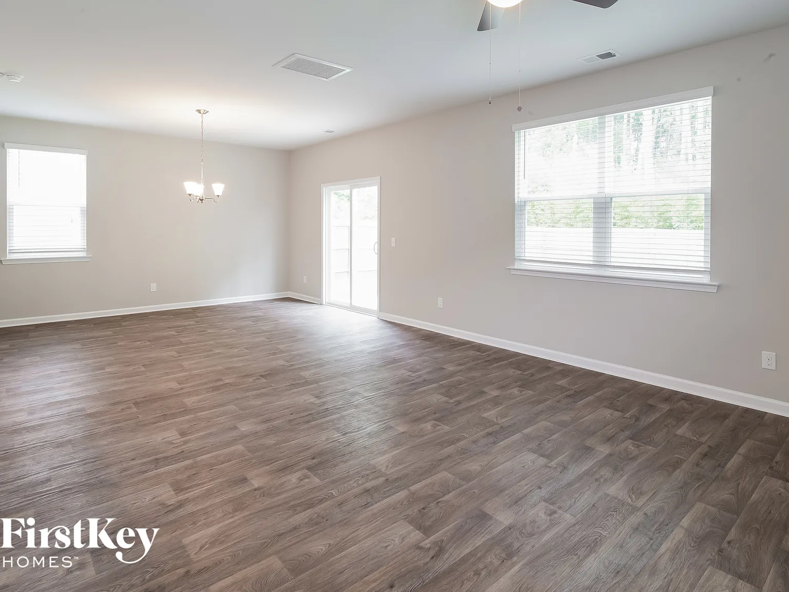 4 bed, 2.5 bath, 2174 sqft, $2,730 — Photo 3