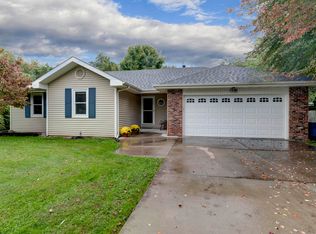 5806 S Iris Ln, Battlefield, MO 65619