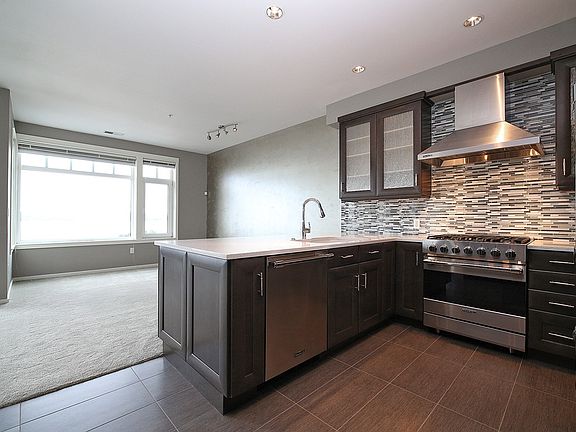 4th image of 109 2nd St S APT 639