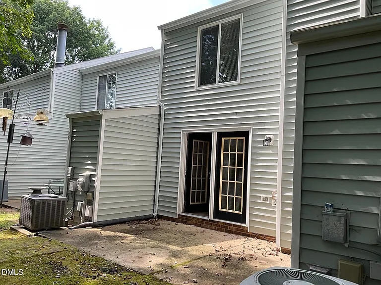 101 Luxon Pl — Photo 33