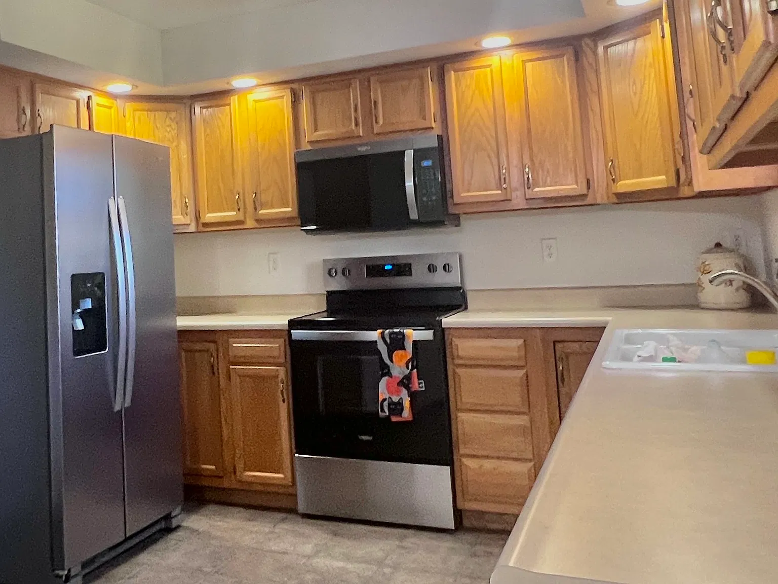 3 bed, 1350 sqft, $1,895 — Photo 3
