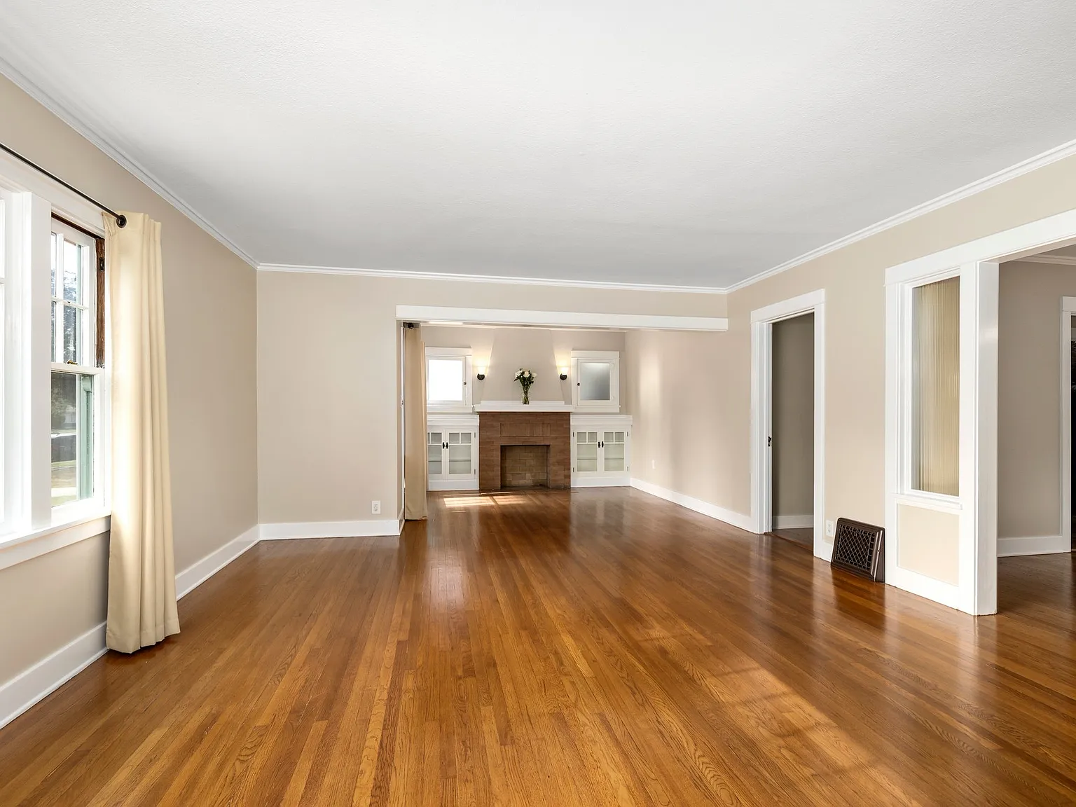 2 bed, 1650 sqft, $4,450 — Photo 3