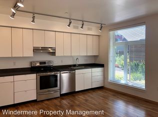 378 Root Path NW, Bainbridge Island, WA 98110