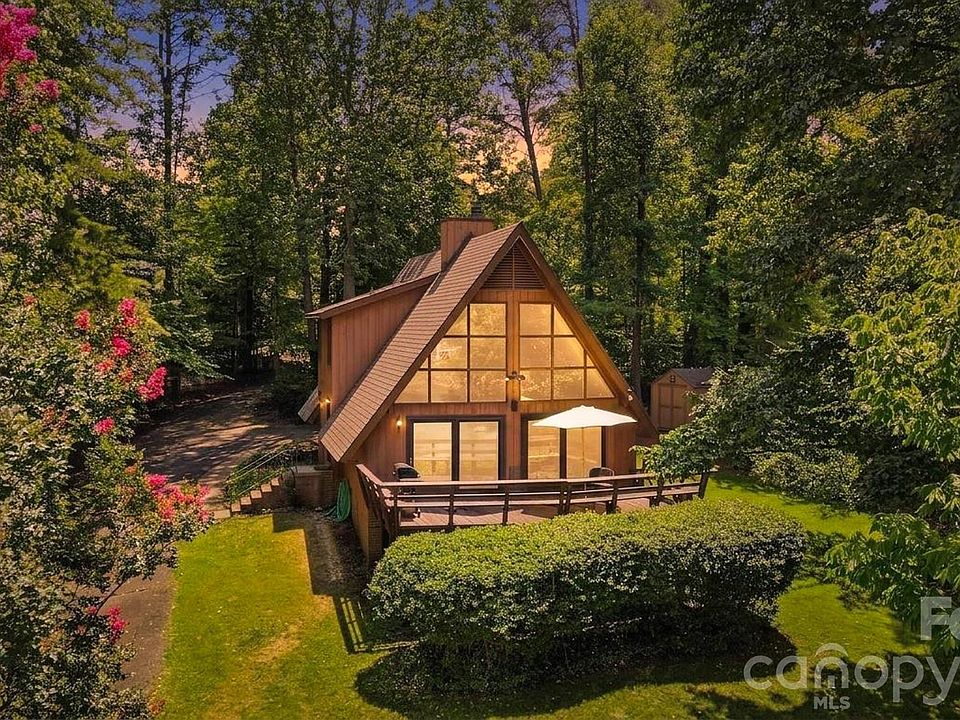 1st image of 131 Pentland Ct