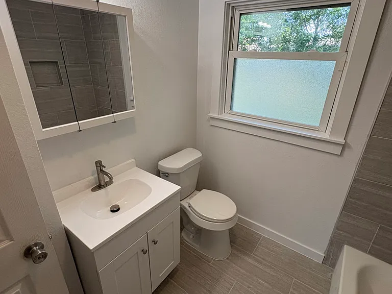 355 Cresham Dr — Photo 16