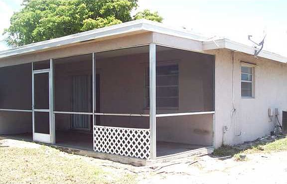 2nd image of 104 SW 14th Avenue