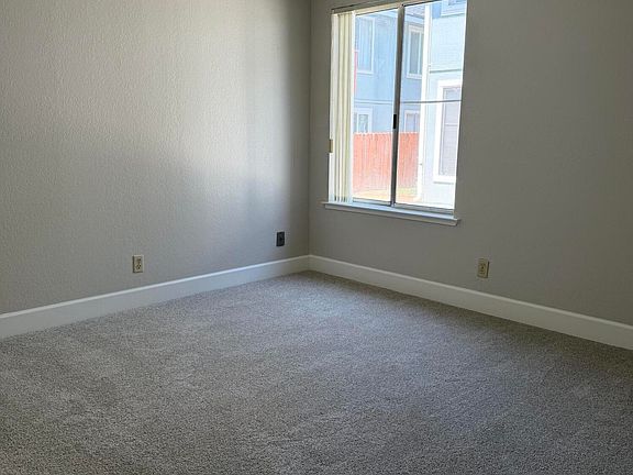 4th image of 4600 Neil Rd APT 51