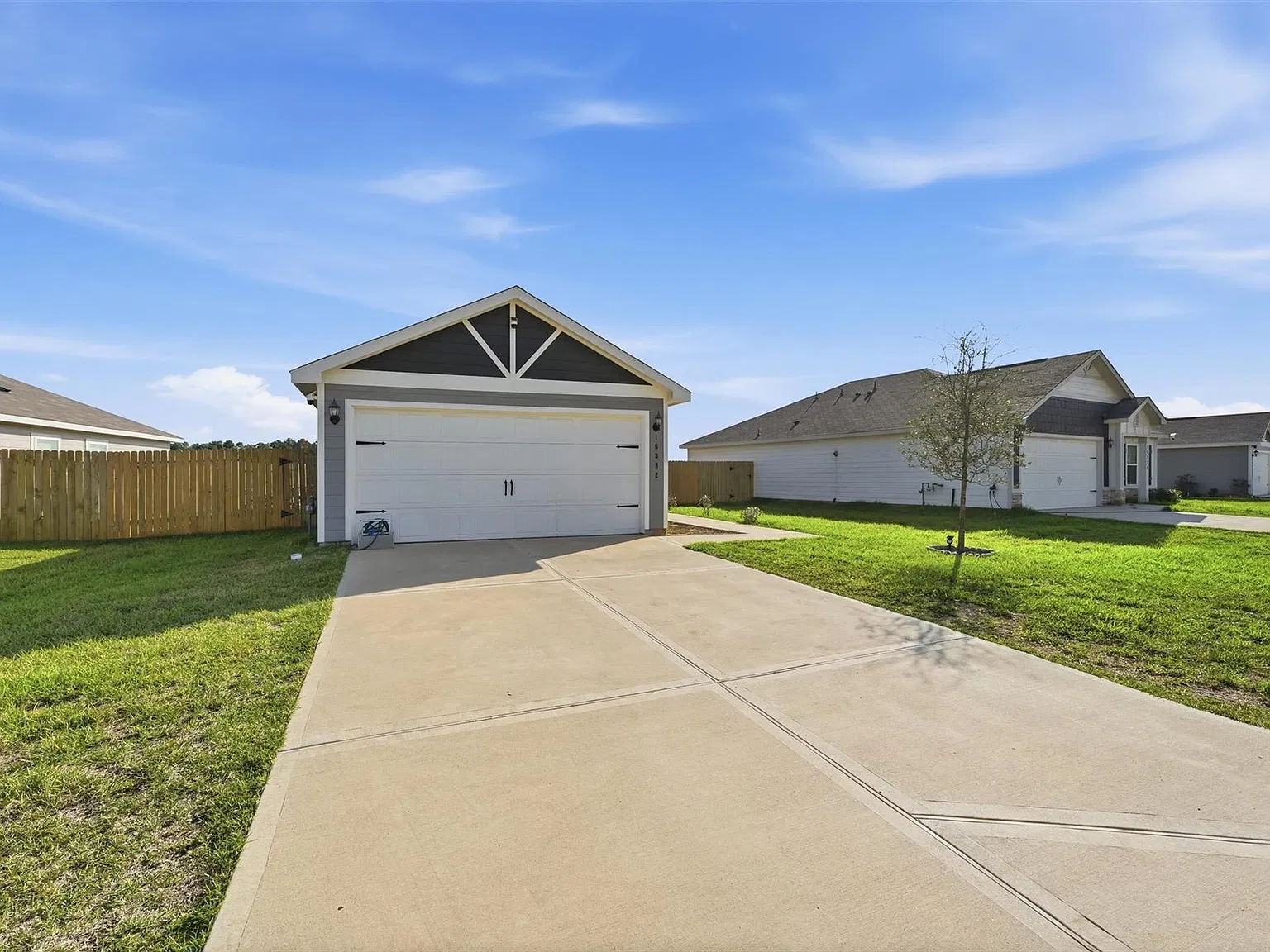 3 bed, 2.0 bath, 1081 sqft, $1,750 — Photo 2