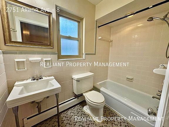 4th image of 2751 Arbor Ave APT 8