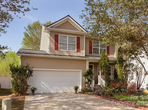 5127 Fernhill Dr, Charlotte, NC 28217