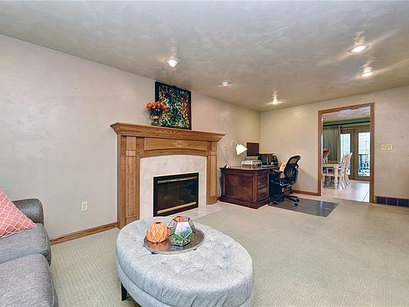 3rd image of 106 Skyview Dr
