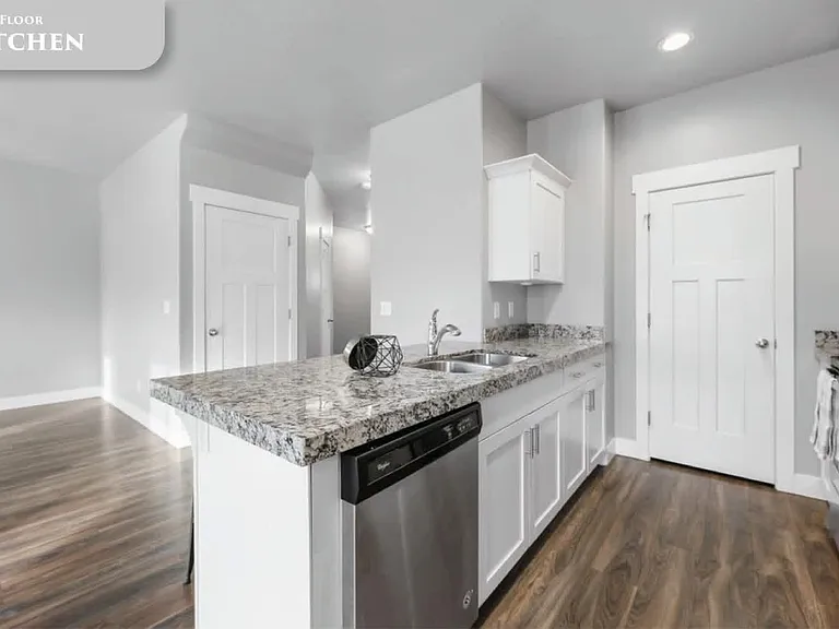 7435 N Cottage Ln — Photo 1