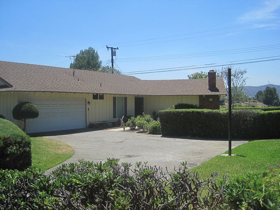 1st image of 2451 Amelgado Dr
