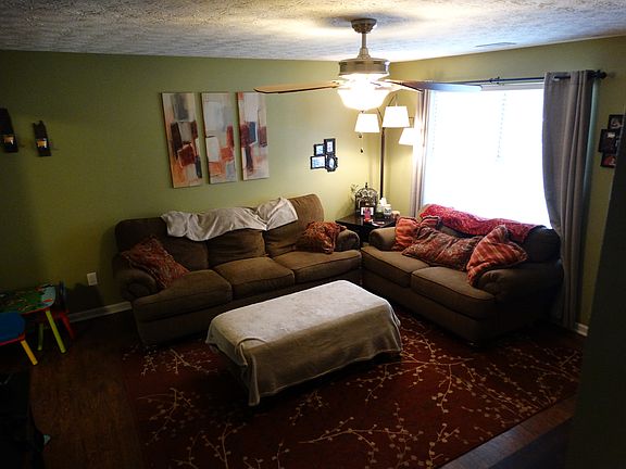 3rd image of 5521 Elaine Ln