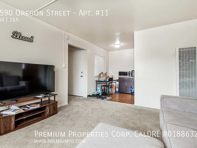 1590 Oregon St #11 — Photo 3