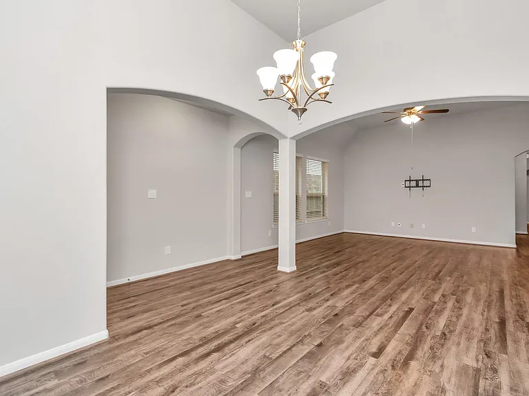 4406 Low Meadow Ln — Photo 9