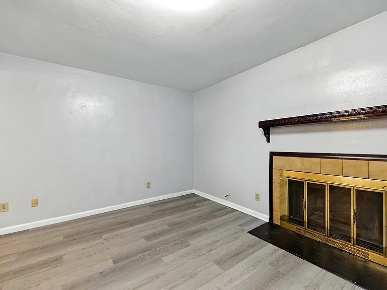 302 Seeman Ct — Photo 19