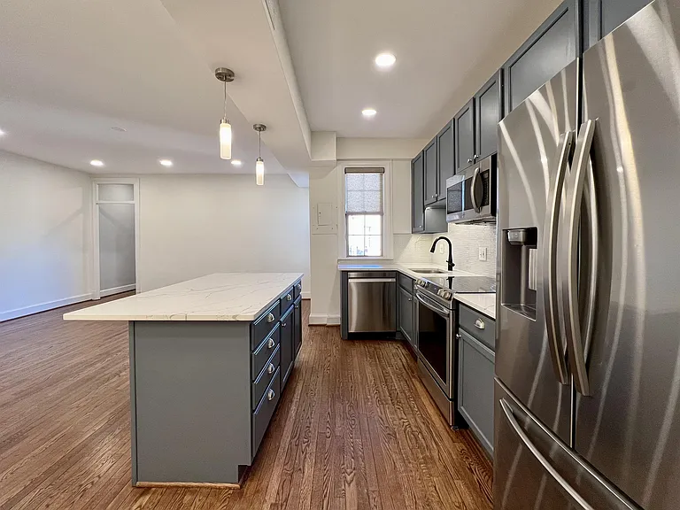 1401 Columbia Rd — Photo 10