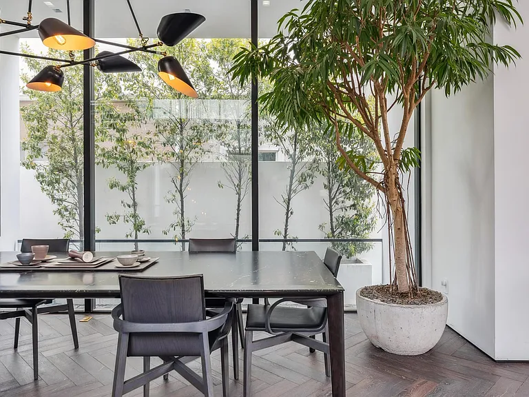 213 S La Peer Dr — Photo 17
