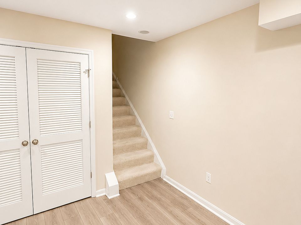 1st image of 9027 Endicott Pl