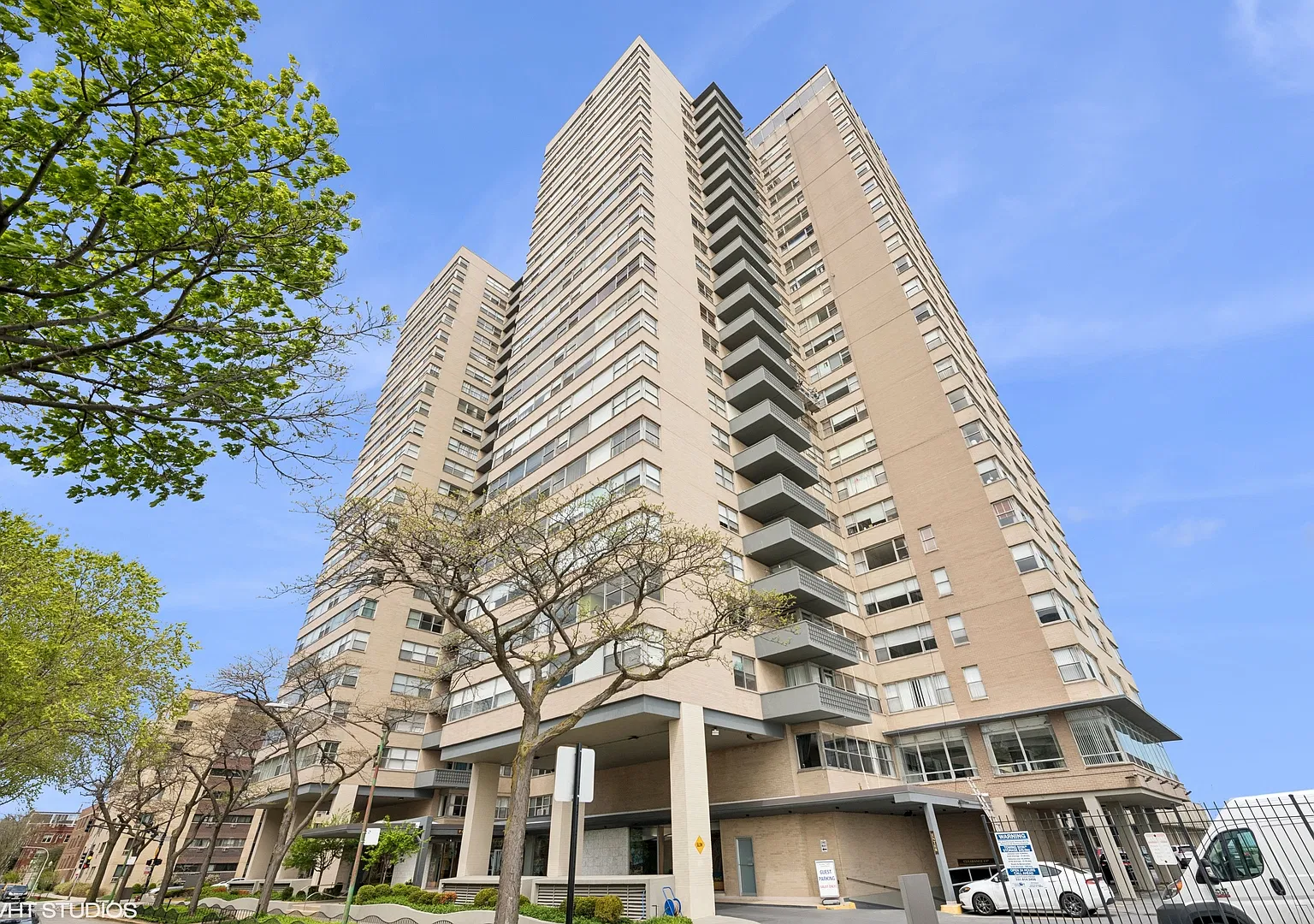 1 bed, 700 sqft, $1,900 — Photo 1