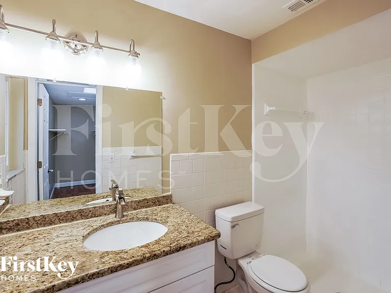 2310 Nellie St — Photo 12