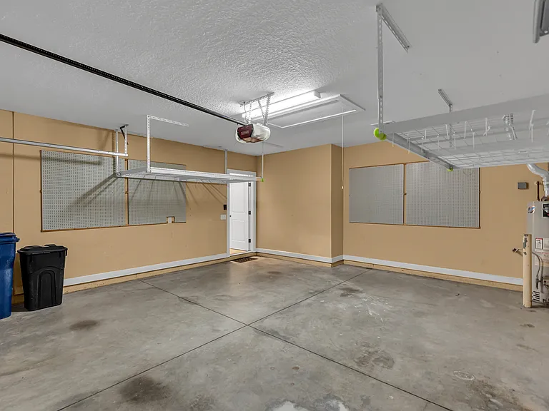 11790 Forest Park Cir — Photo 40