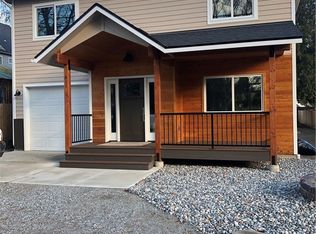 411 S 1st St, Chelan, WA 98816