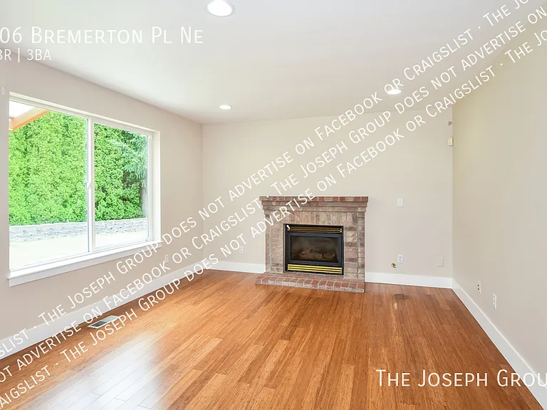 706 Bremerton Pl NE — Photo 8