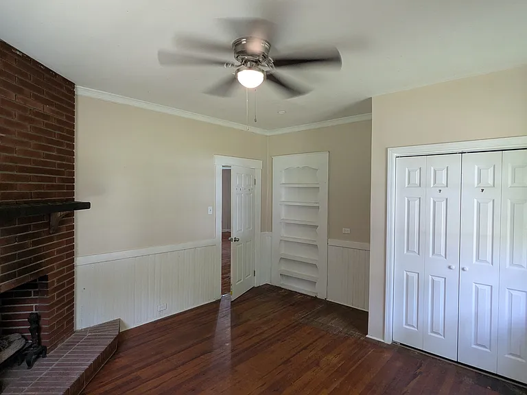 220 E 3rd St — Photo 12