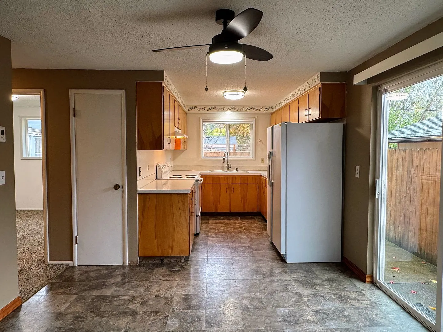 2 Bedroom 1 Bath Duplex — Photo 4