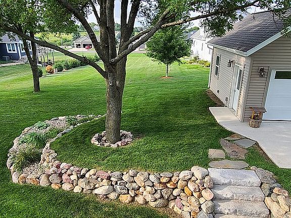 4th image of 96 Woodlyn Dr