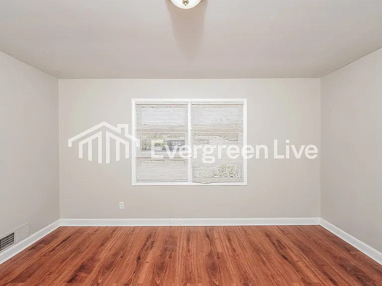 2708 7th St NE — Photo 10