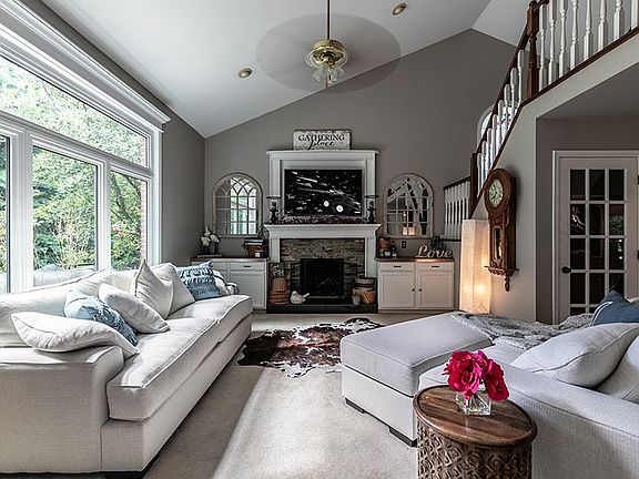 5th image of 10938 War Admiral Dr