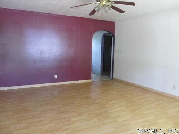 3rd image of 516 Saint Paul Dr