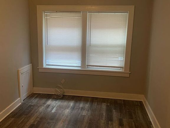 4th image of 537 Gladstone Blvd #4