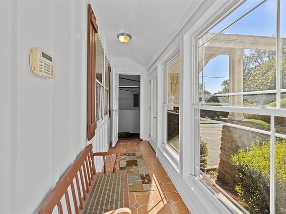 3rd image of 189 Atlantic Avenue