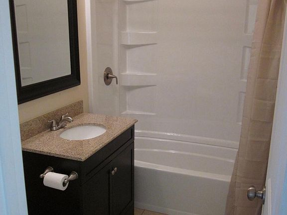 3rd image of 4790 Lantana Dr #1