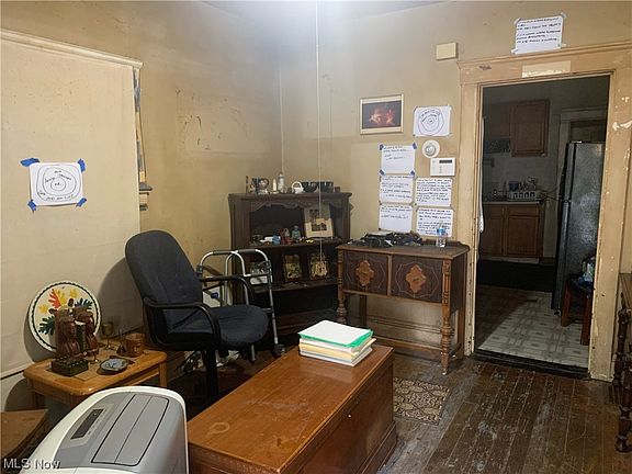 3rd image of 4802 Gedeon Ave