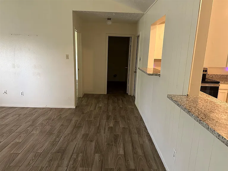 13910 Towne Way Dr — Photo 9