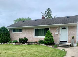 23406 Glenbrook St, Saint Clair Shores, MI 48082