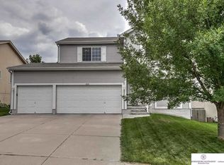 18211 Sunridge St, Omaha, NE 68136