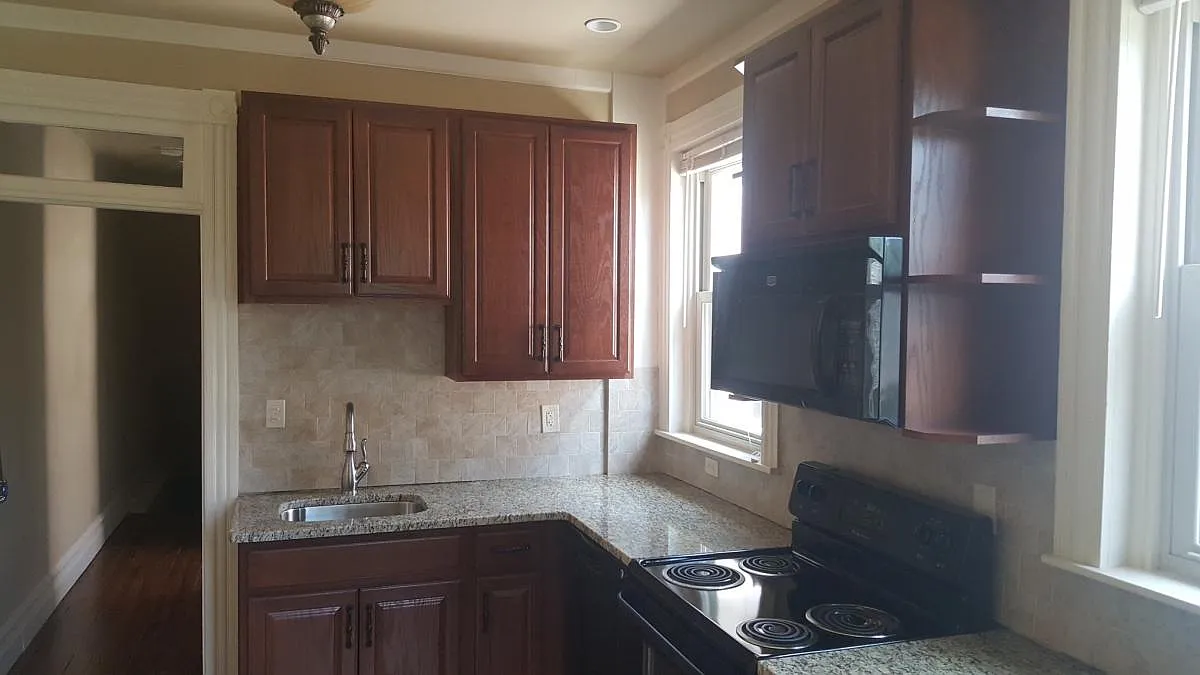 2 bed, 1300 sqft, $1,995 — Photo 1